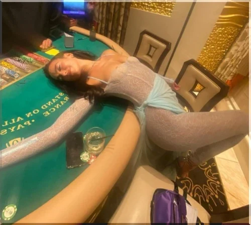 Dua-Lipa-Sexy-Latest-Pictures-9
