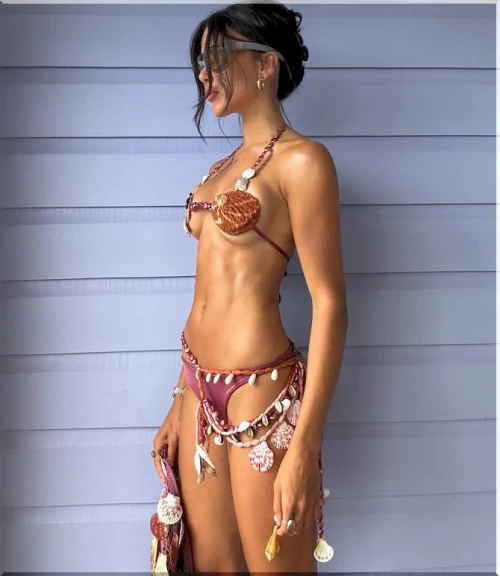 Livia-Nunes-Sexy-In-Bikini-7