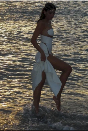 Livia-Nunes-Sexy-V-PLATE-NA-MORE-4