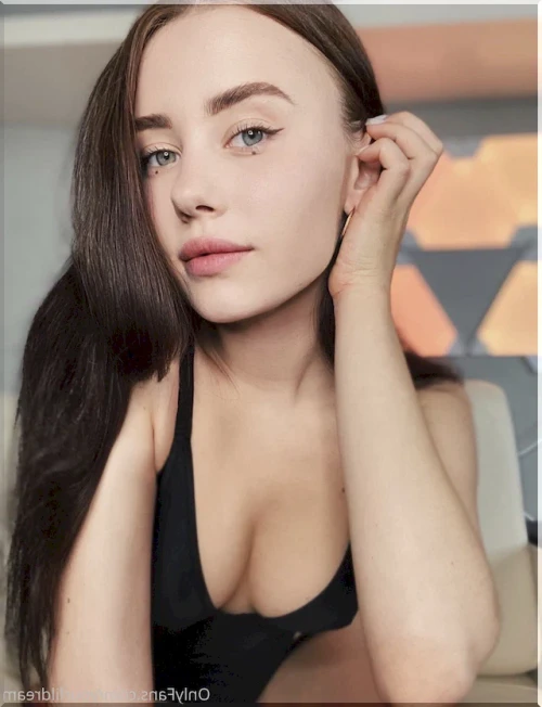 Anna-Arilaviee-22