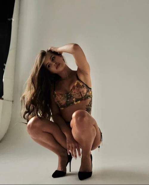 Илона Коринец Hot and beautiful