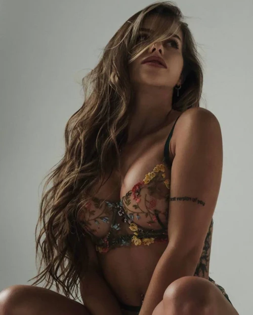 ILONA-KORINET-V-NIZNEM-BELE-11