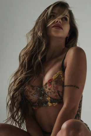 ILONA-KORINET-V-NIZNEM-BELE-11