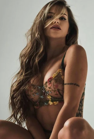 ILONA-KORINET-V-NIZNEM-BELE-23