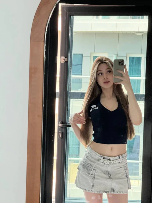 Акулич Hot and beautiful