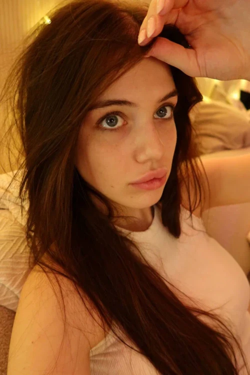 Акулич Hot and beautiful