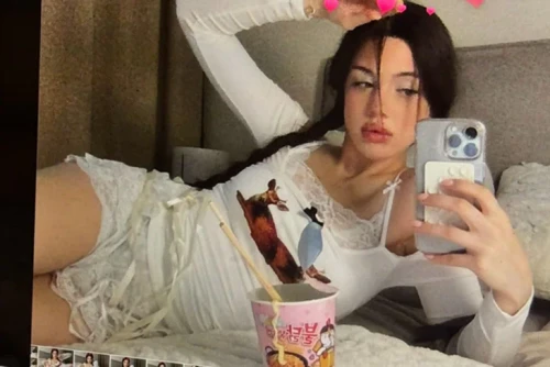 Акулич Hot and beautiful
