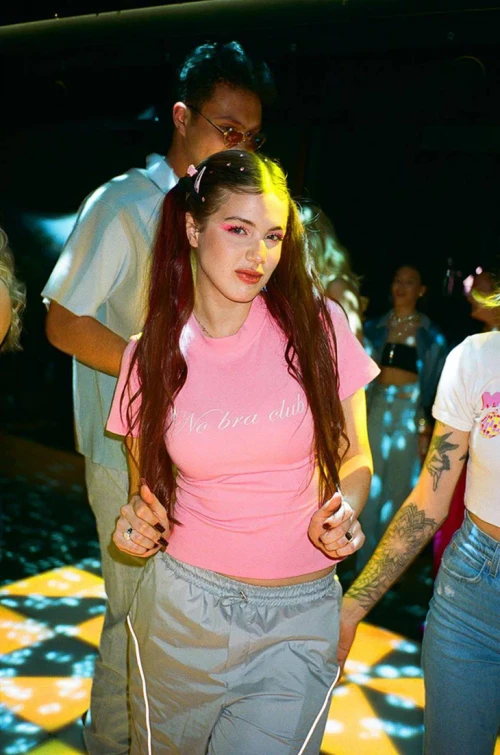 Акулич Hot and beautiful