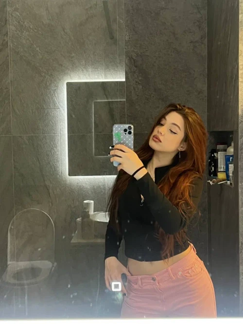 Акулич Hot and beautiful