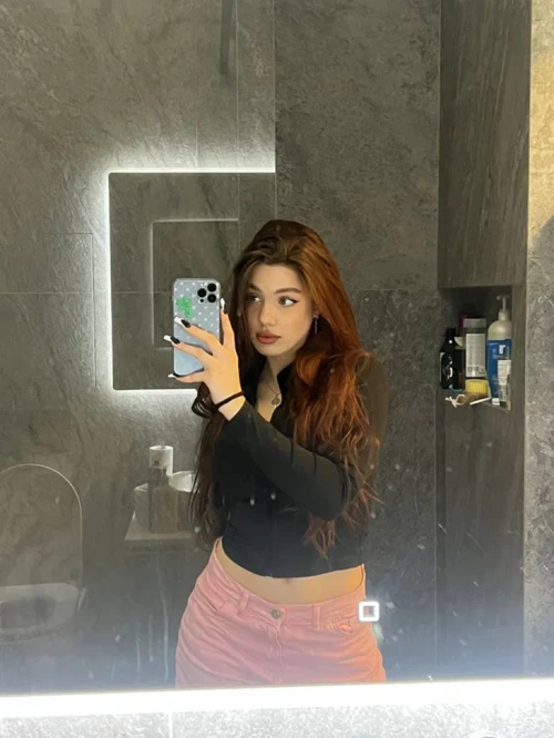 Акулич Hot and beautiful