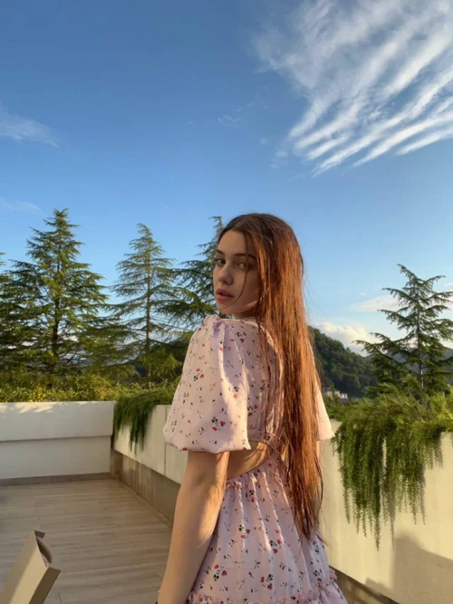 Акулич Hot and beautiful