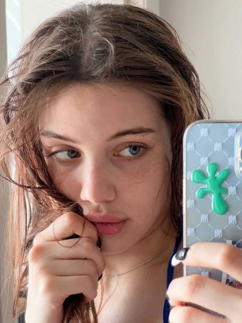 Акулич Hot and beautiful