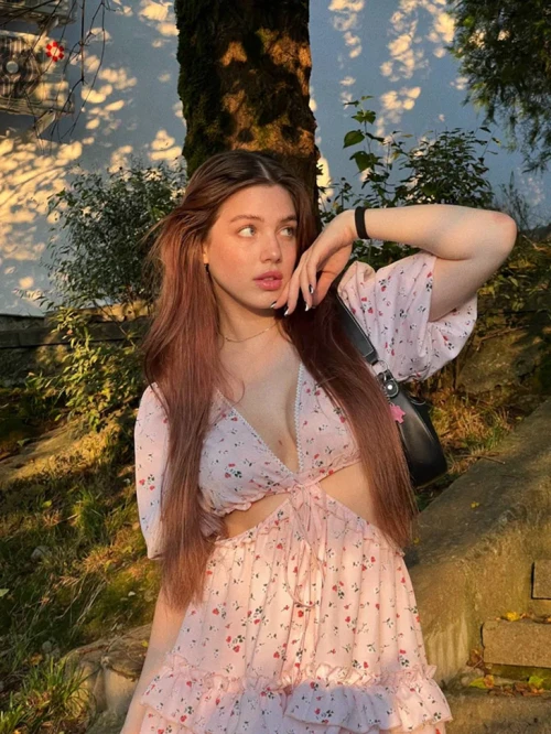 Акулич Hot and beautiful