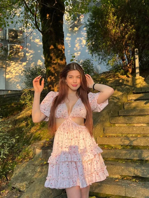 Акулич Hot and beautiful