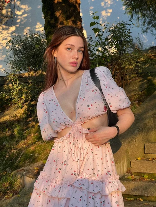 Акулич Hot and beautiful