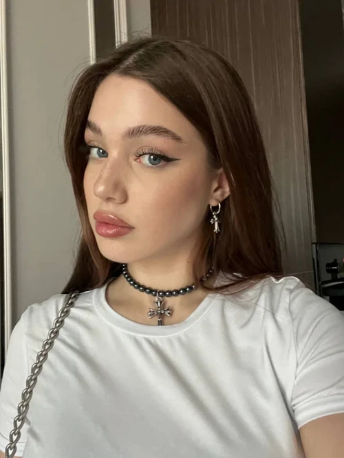 Акулич Hot and beautiful