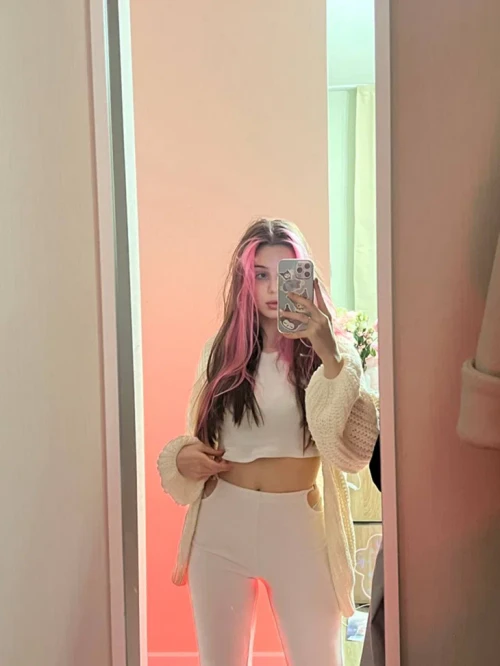 Акулич Hot and beautiful