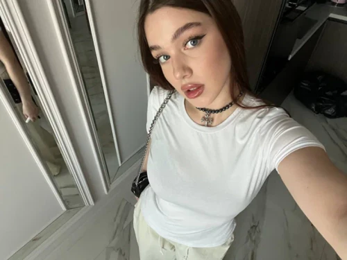 Акулич Hot and beautiful