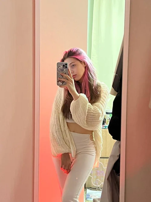 Акулич Hot and beautiful