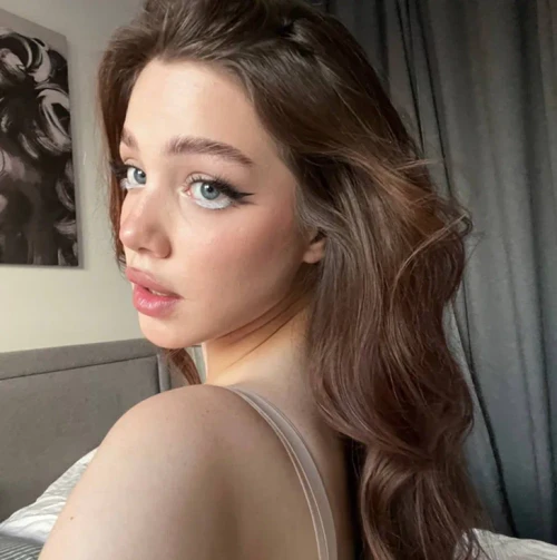 Акулич Hot and beautiful