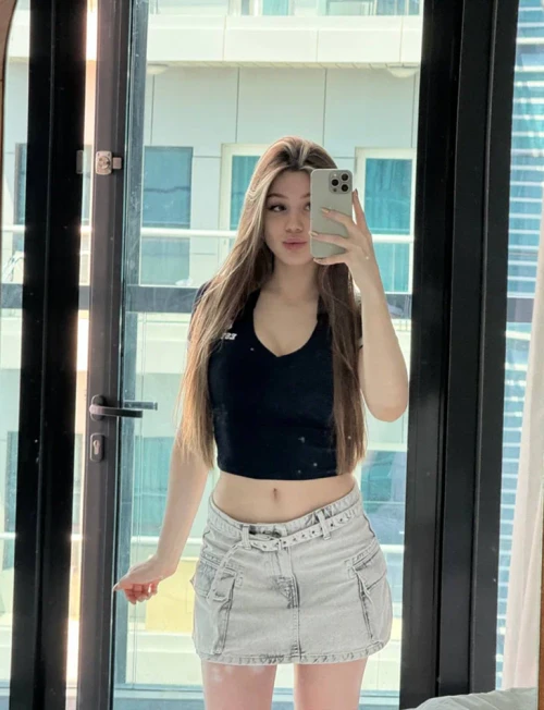 Акулич Hot and beautiful