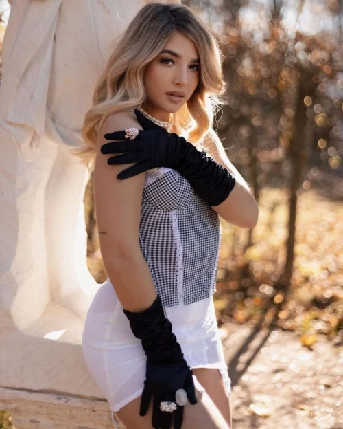 Аня Покров (Аня Pokrov) Hot and beautiful