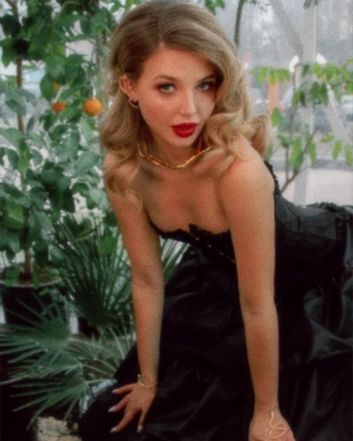 Аня Покров (Аня Pokrov) Hot and beautiful